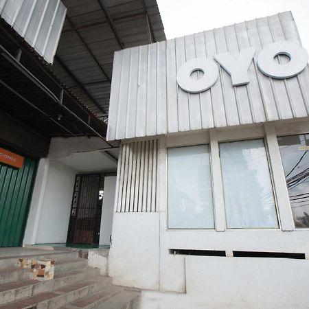 Oyo 298 Gemilang Guesthouse Tangerang Exterior photo